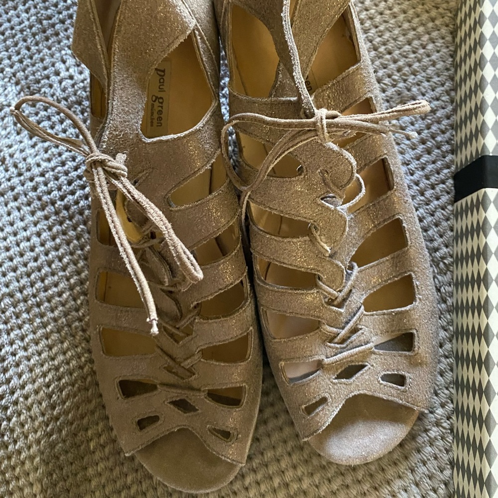 Vintage Jeffrey Campbell Bon Voyage suede Beige Orig $140 gently worn